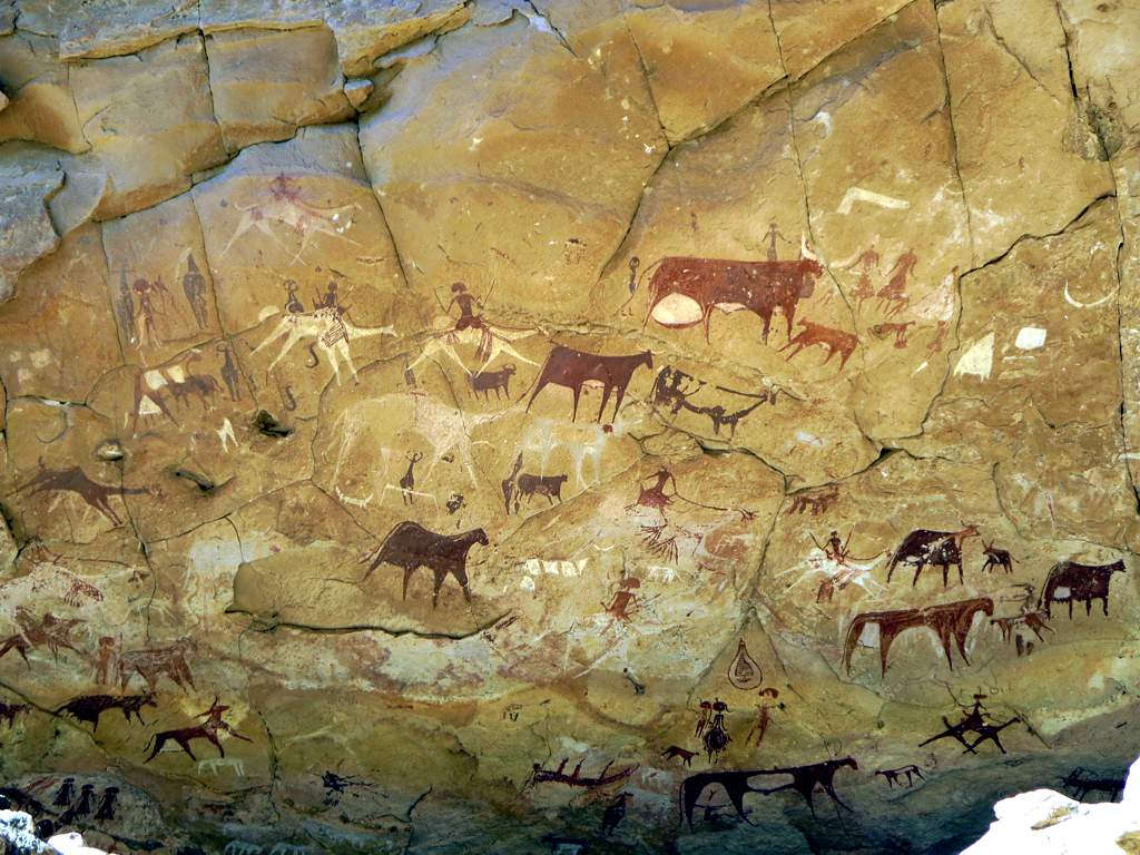 Prehistoric_Rock_Paintings_at_Manda_Guéli_Cave_in_the_Ennedi_Mountains_-_northeastern_Chad_2015 (1)